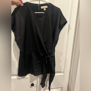 Michael Kors Black Short Sleeve Tie-Waist Blouse